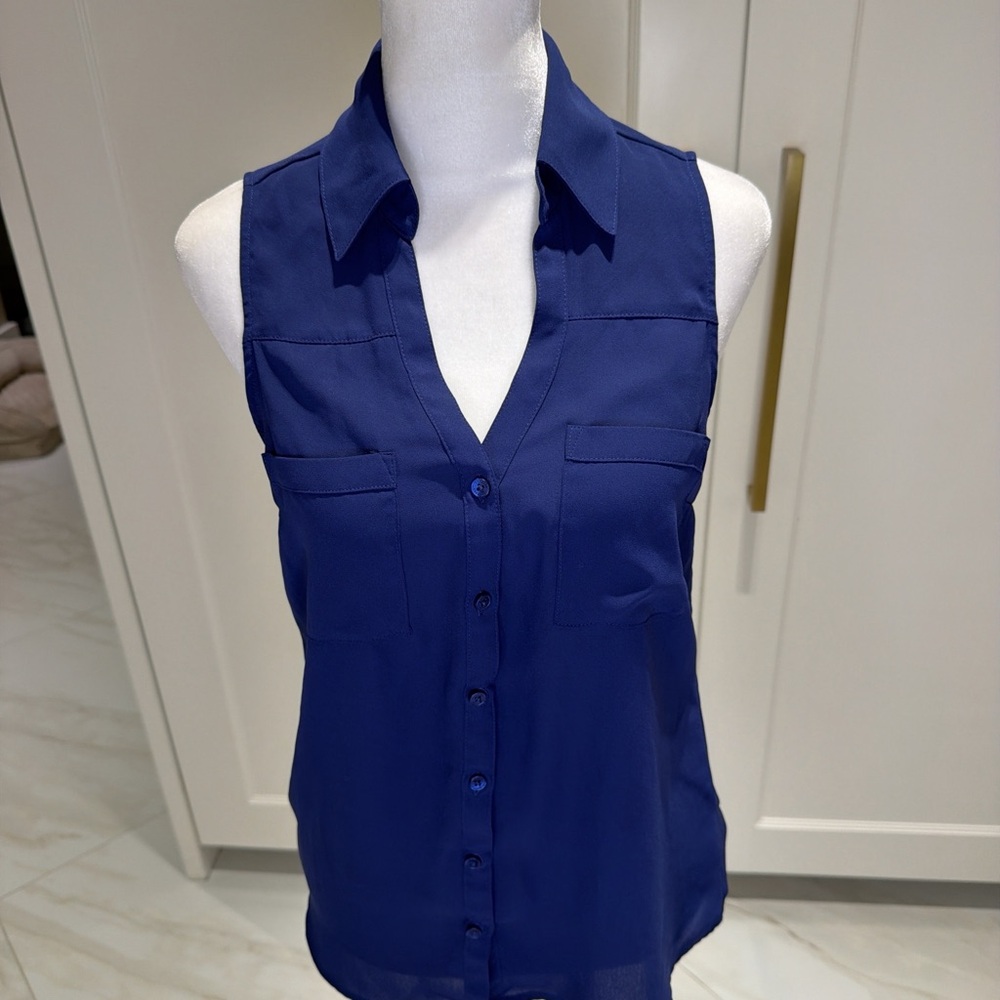 Express Women's Blue Sleeveless Button-Up Top - Picture 2 of 6